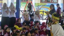 Bunda PAUD Berau Tinjau TK NEGERI PEMBINA, Berikan Semangat Dan Apresiasi Kepada Peserta Didik