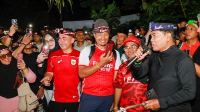 Gubernur Ikut Run Night Slipi, 600 Peserta Ramaikan Lari 7,5 Kilometer